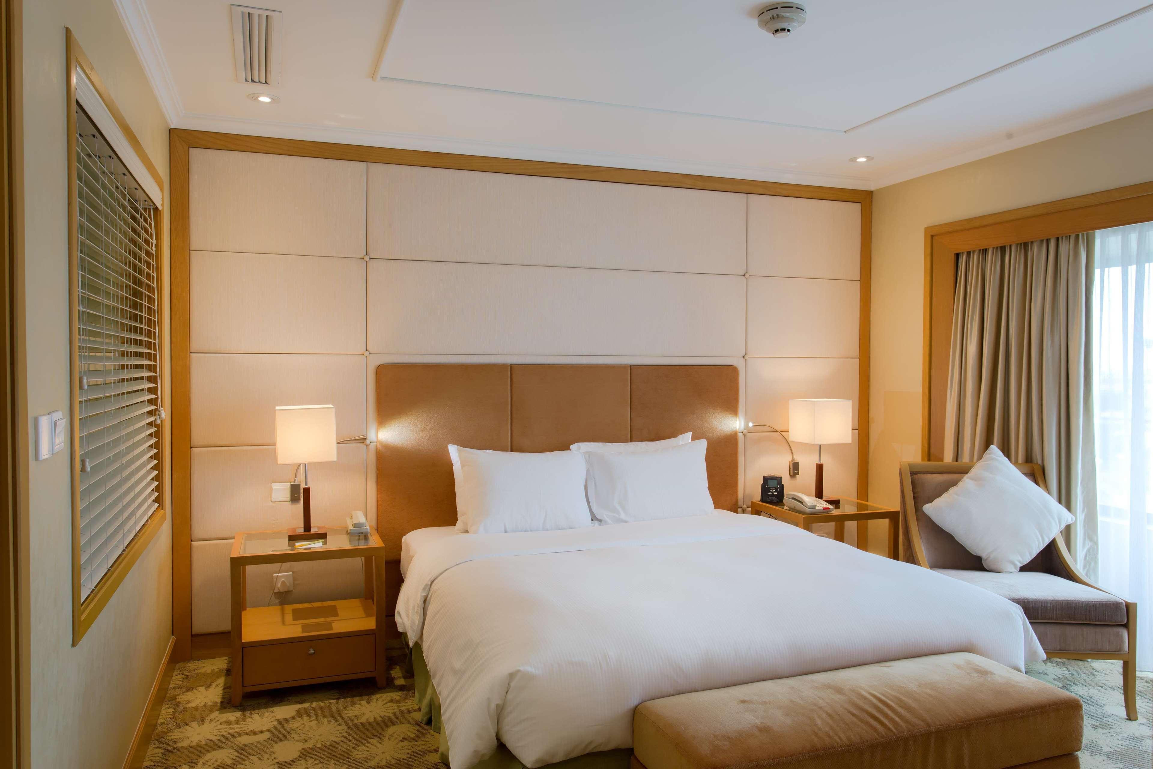 Hilton Garden Inn Ханой Екстериор снимка