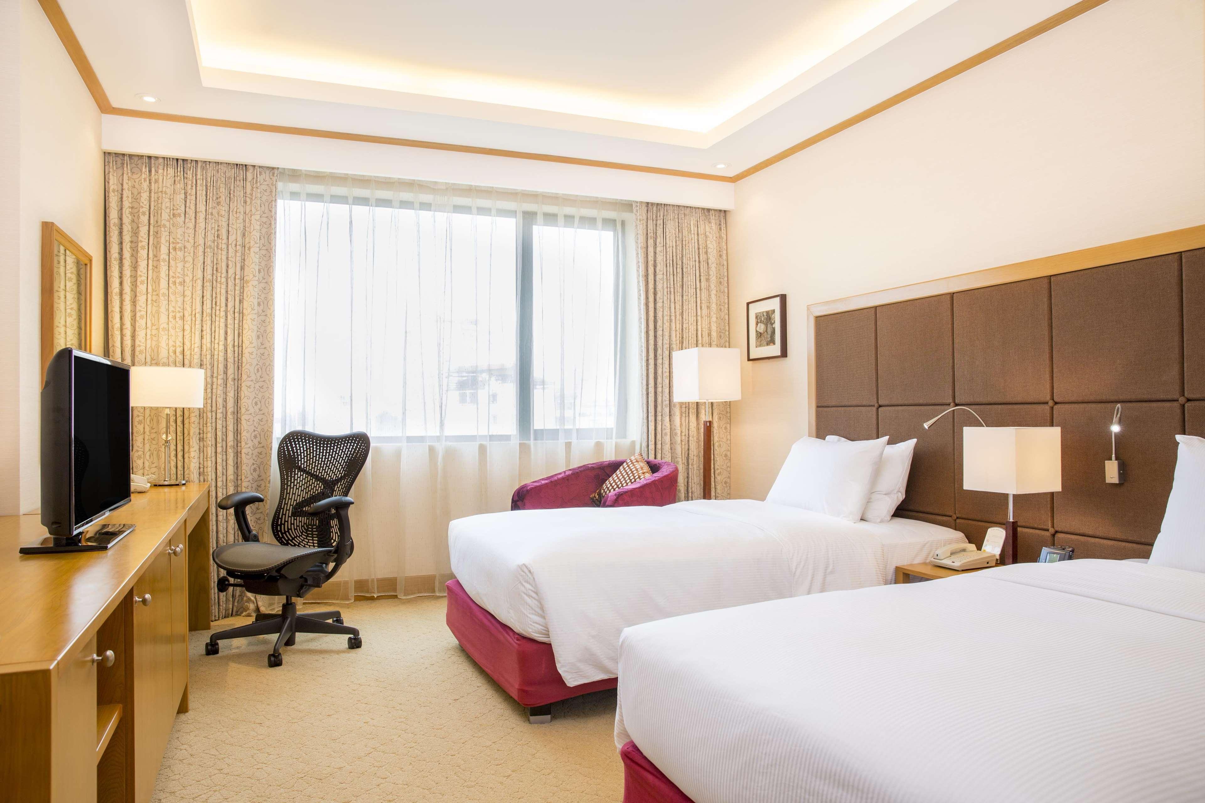 Hilton Garden Inn Ханой Екстериор снимка