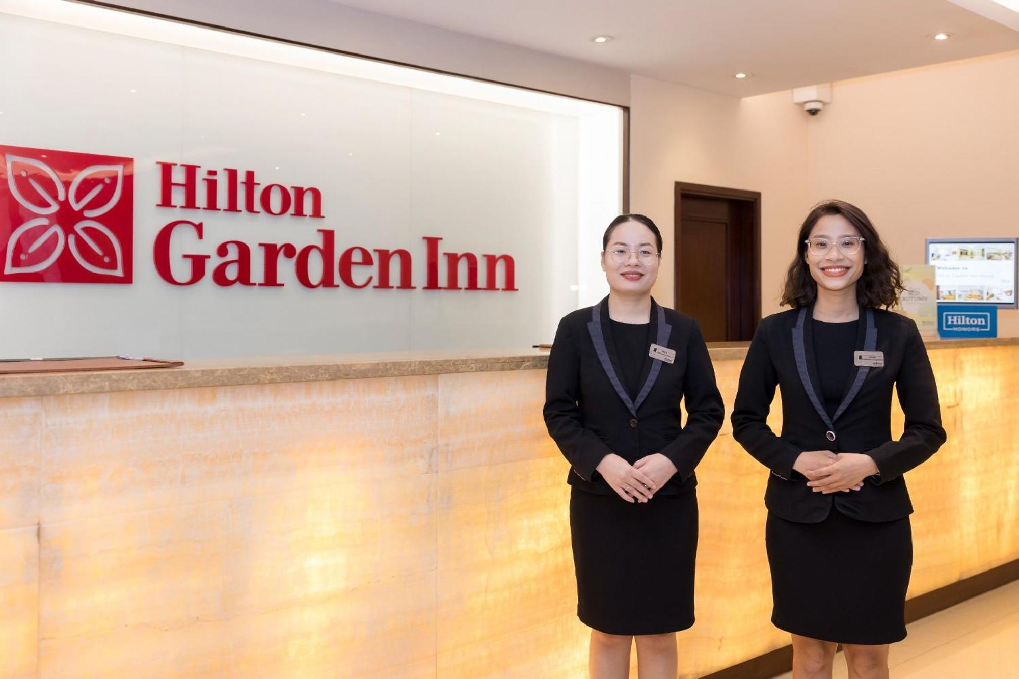Hilton Garden Inn Ханой Екстериор снимка