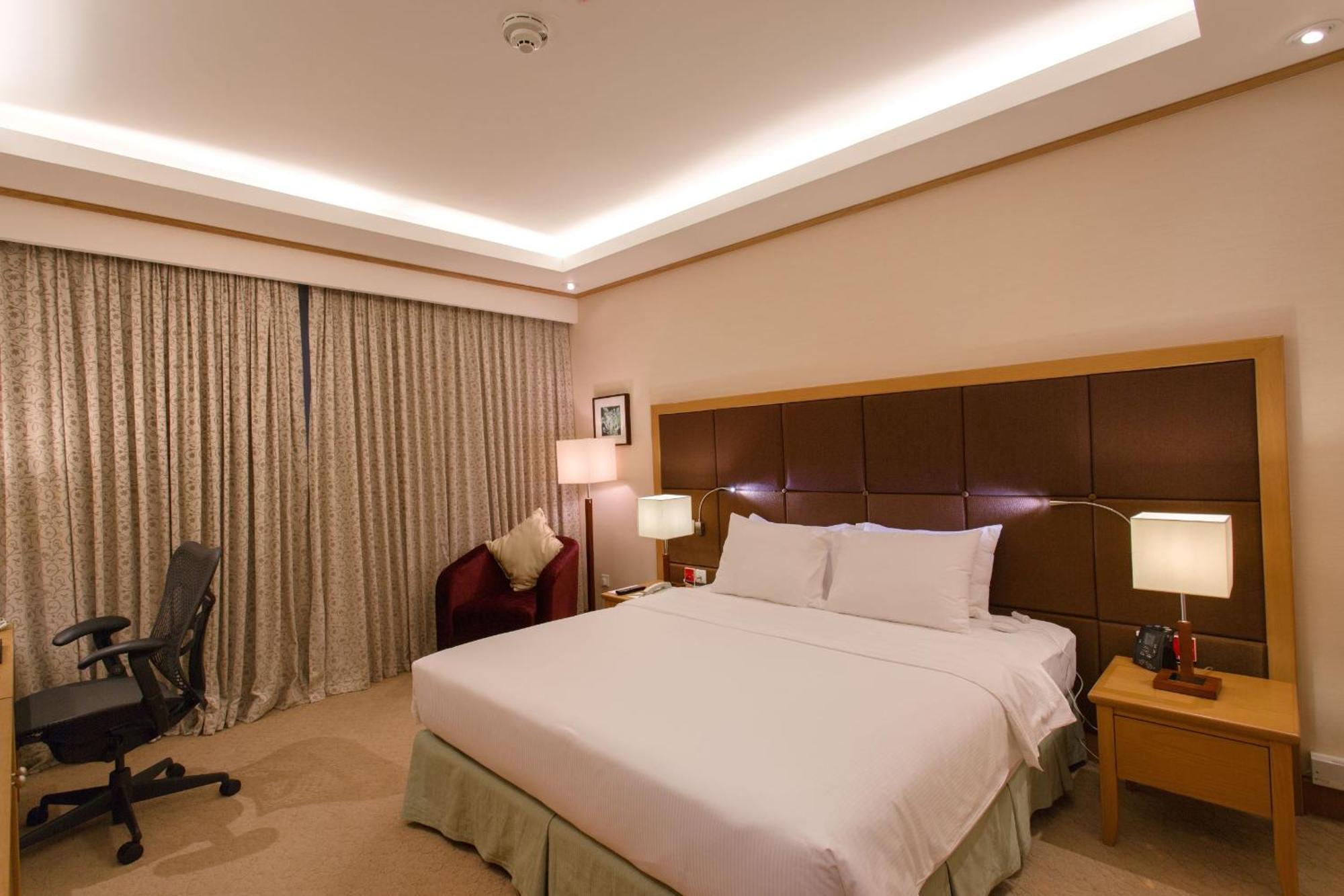 Hilton Garden Inn Ханой Екстериор снимка
