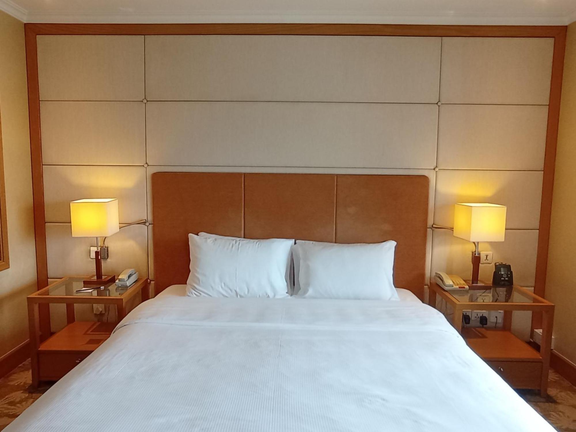 Hilton Garden Inn Ханой Екстериор снимка