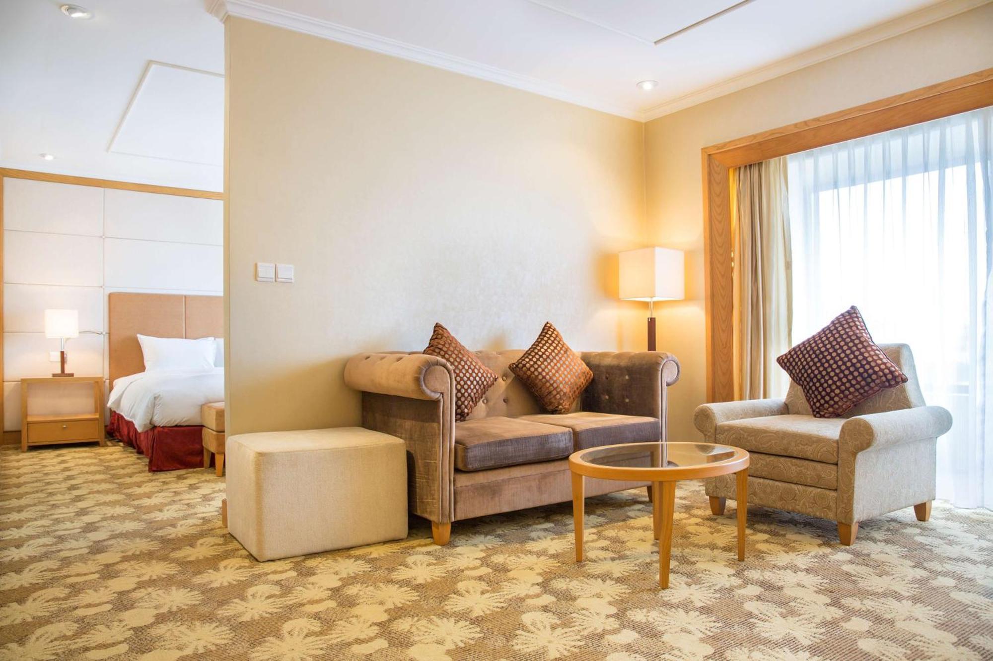 Hilton Garden Inn Ханой Екстериор снимка