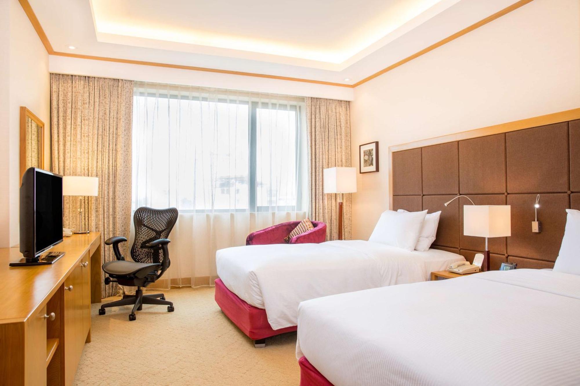 Hilton Garden Inn Ханой Екстериор снимка