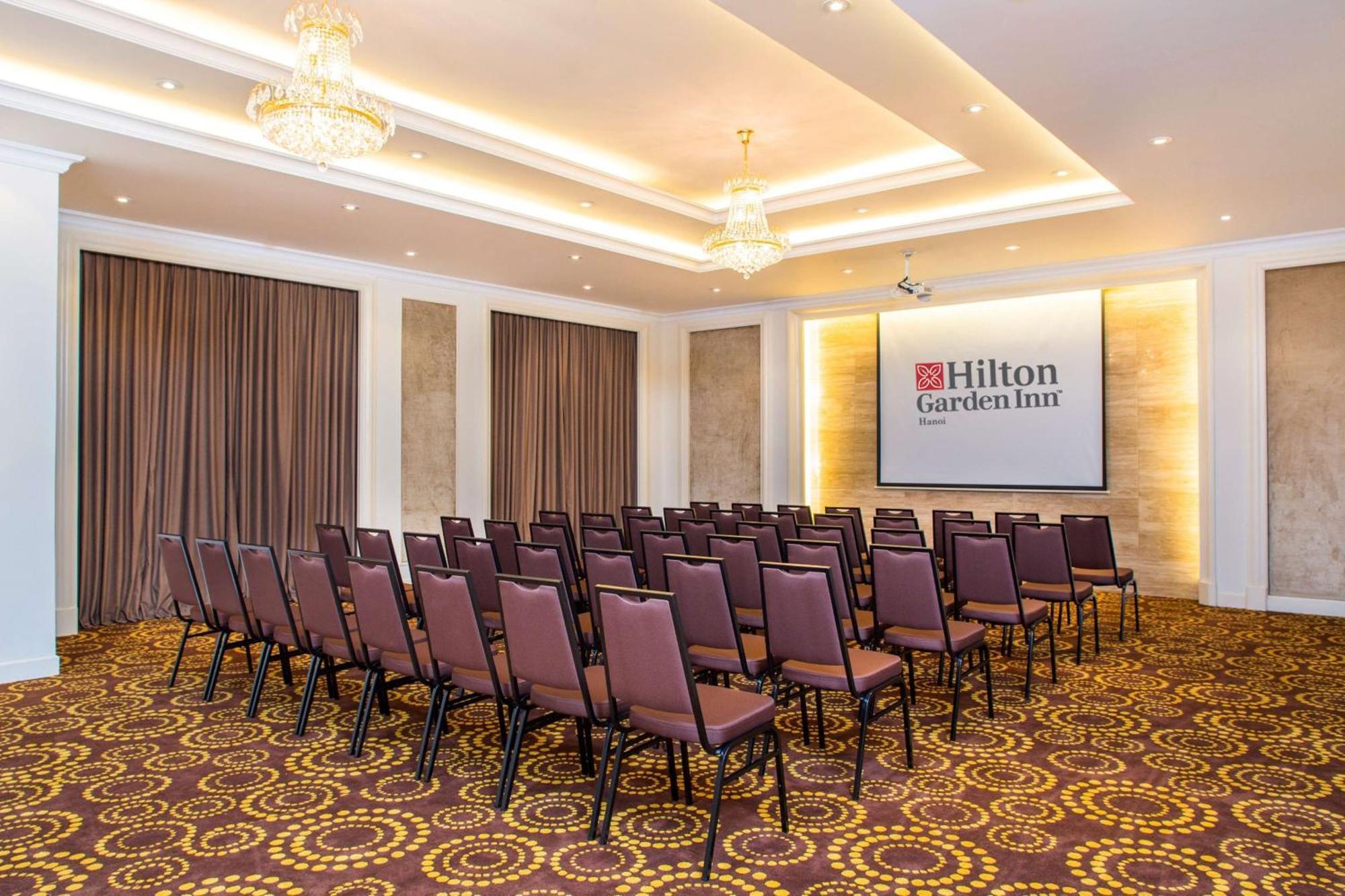 Hilton Garden Inn Ханой Екстериор снимка