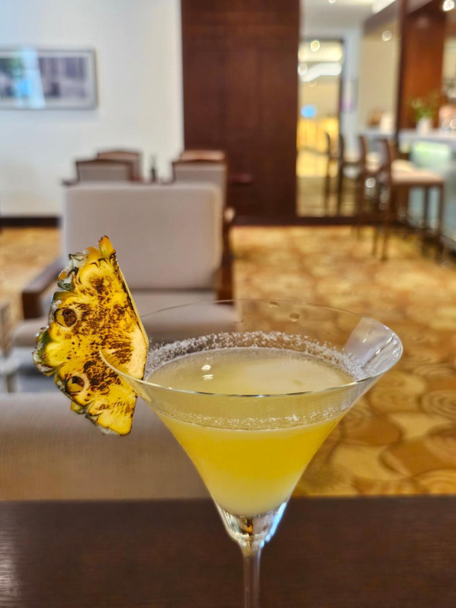 Hilton Garden Inn Ханой Екстериор снимка